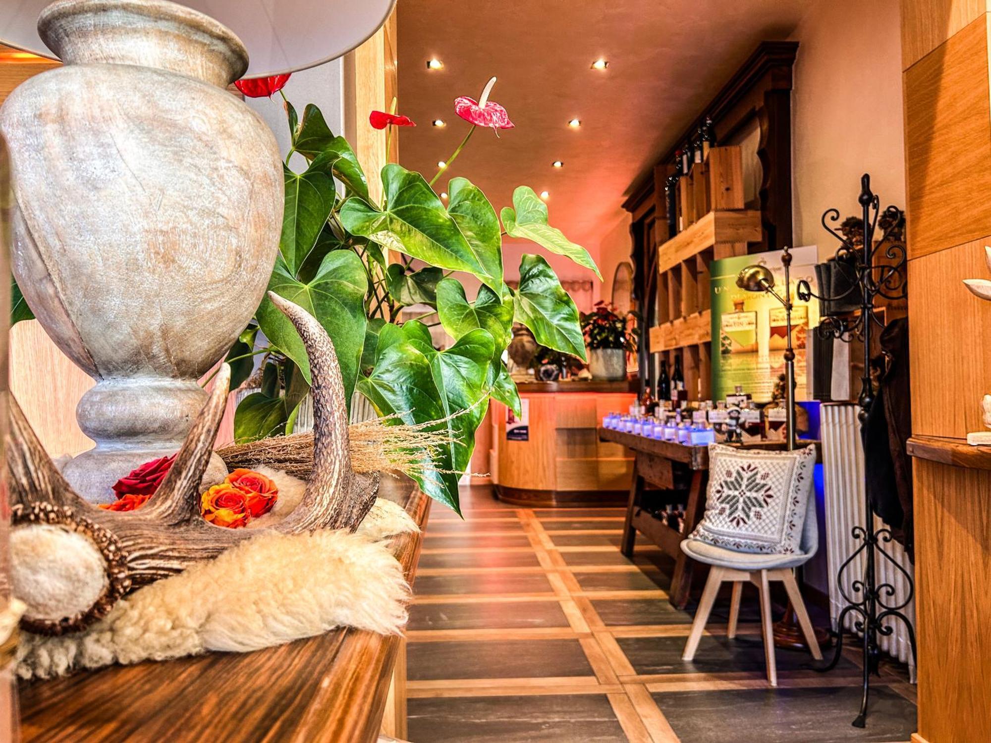 Hotel Moderno Restaurant سيرينا المظهر الخارجي الصورة