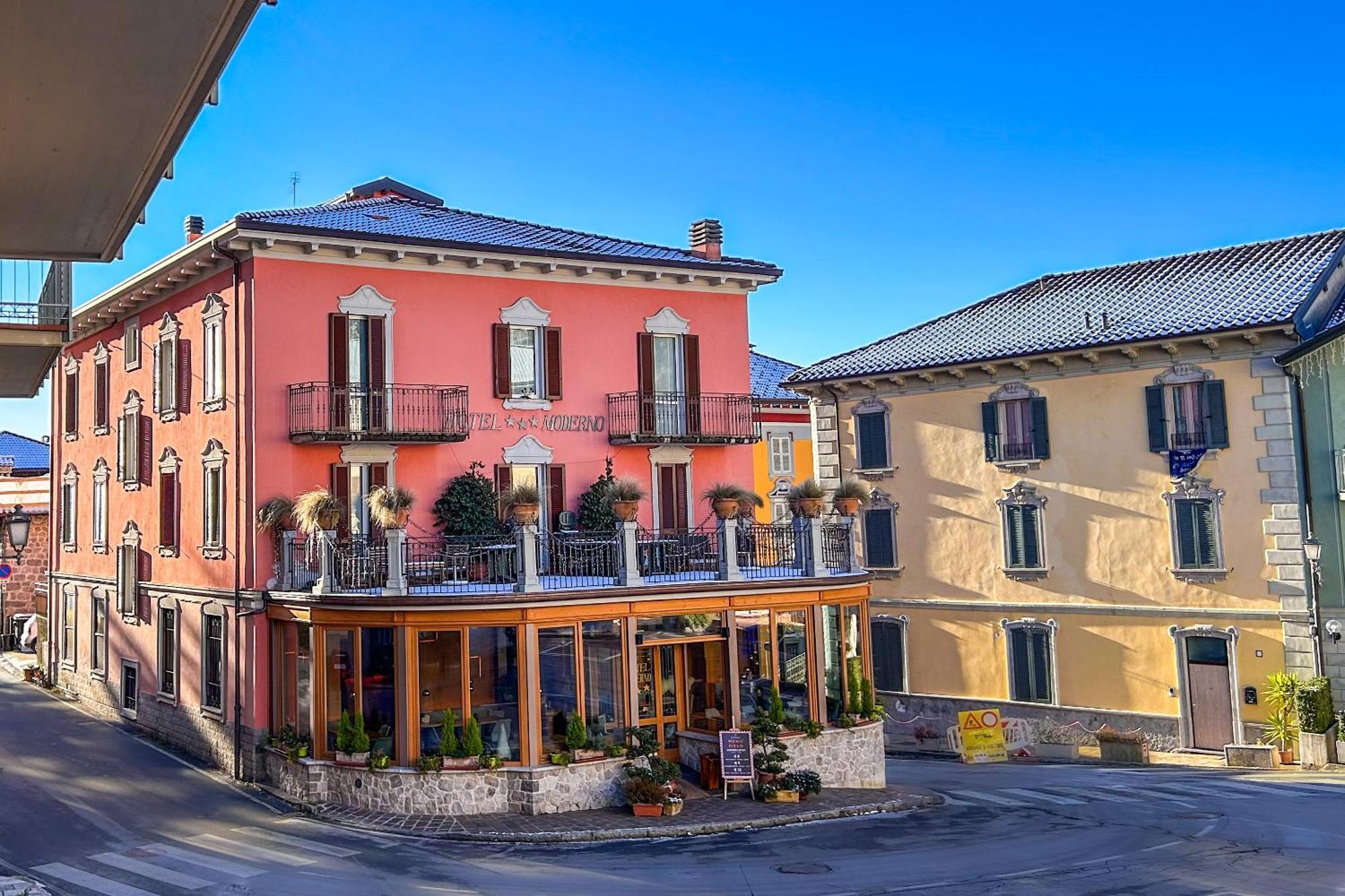 Hotel Moderno Restaurant سيرينا المظهر الخارجي الصورة