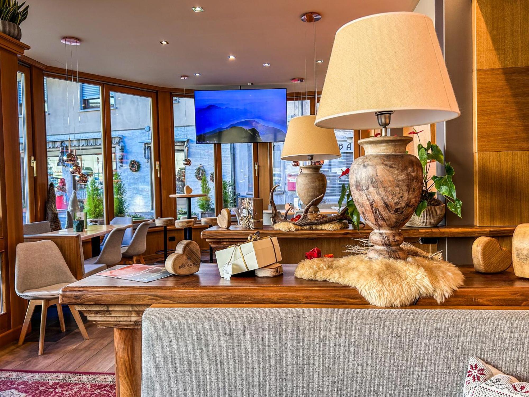 Hotel Moderno Restaurant سيرينا المظهر الخارجي الصورة